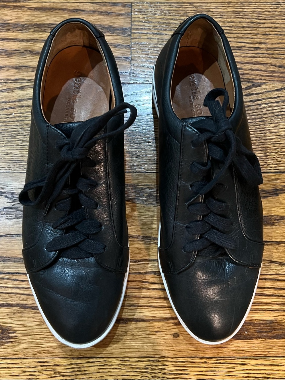 gentle souls by Kenneth Cole Women's Haddie Leather Sneakers Sz 11 Black Minimal